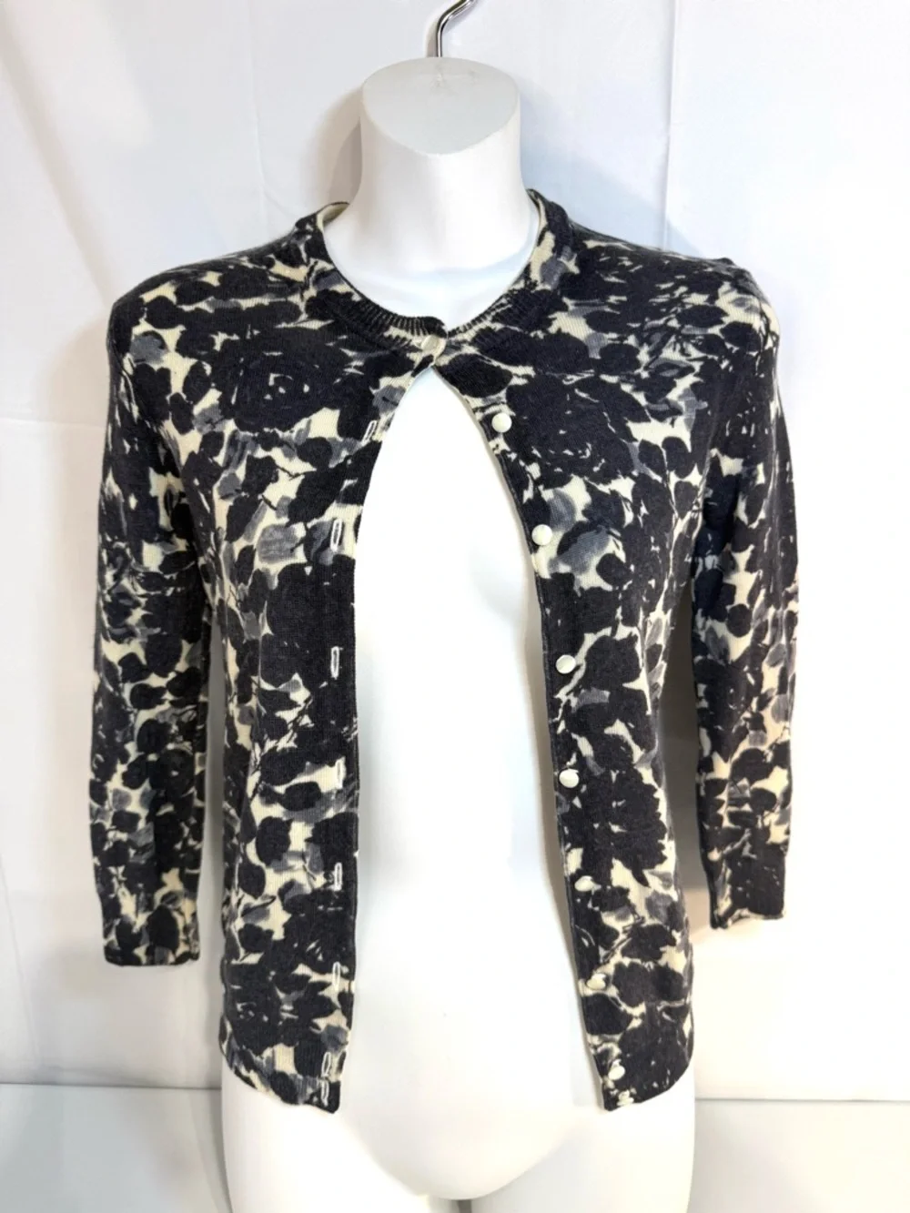 J.Crew‎ Black Cream Floral Wool Cardigan Sweater XS Fitted Button Front